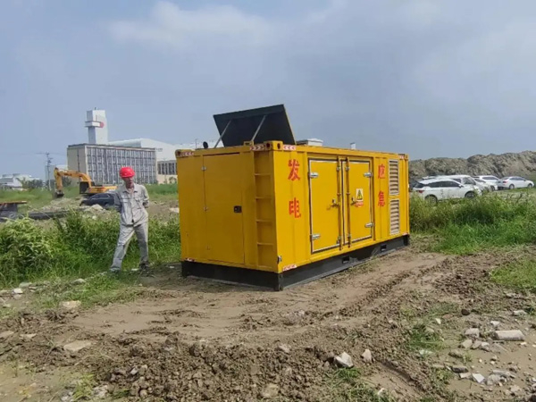 满洲里如何判断柴油发电机组的电瓶是否处于充满电状态?