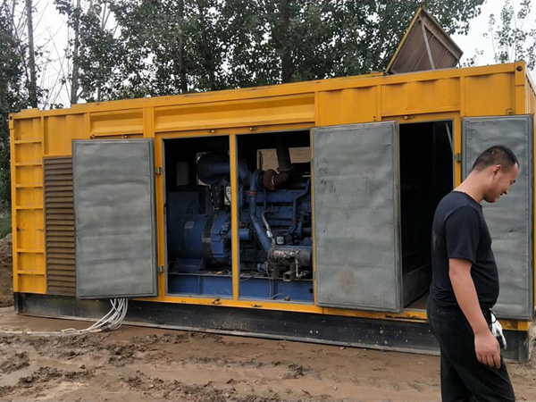 满洲里进行柴油发电机组电瓶容量测试时,有哪些注意事项?