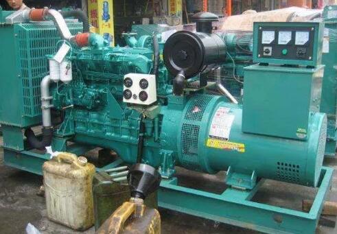 满洲里冬季启动柴油发电机时，如何避免电瓶过度放电？